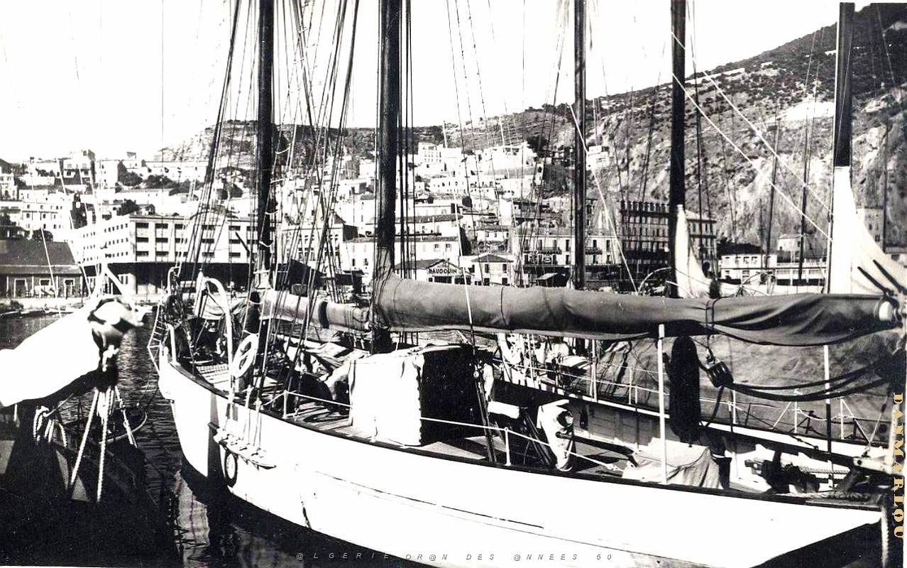 MB a- 023- vue generale de la marine.jpg